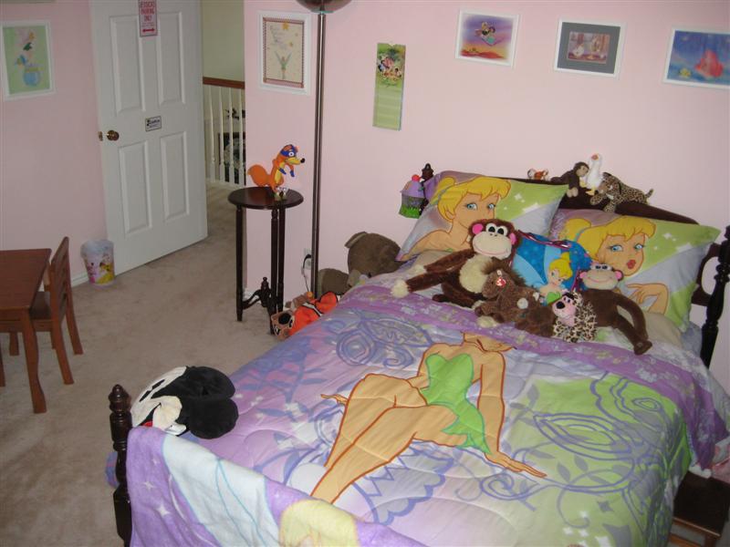 Jess_NewRoom (6) (Medium).JPG - So I got new bedding a month ago - well Mummy & Daddy decided to give me the bed to go with it - Sweet!  (I've only tumbled out of it twice so far!?...  By the way, Can You Spot Cheeky?)